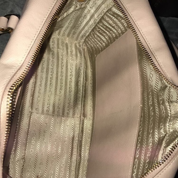 Prada purse - Picture 5 of 8